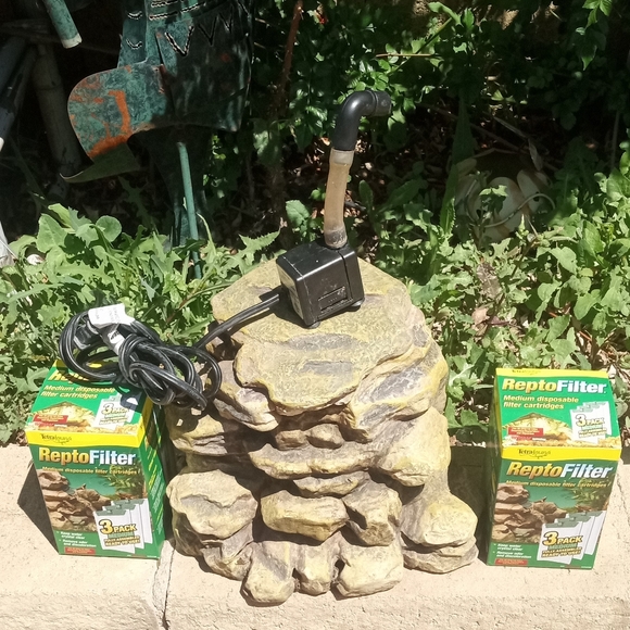 Tetrafauna Terrarium Corner Rock Filter Waterfall. - Picture 10 of 16